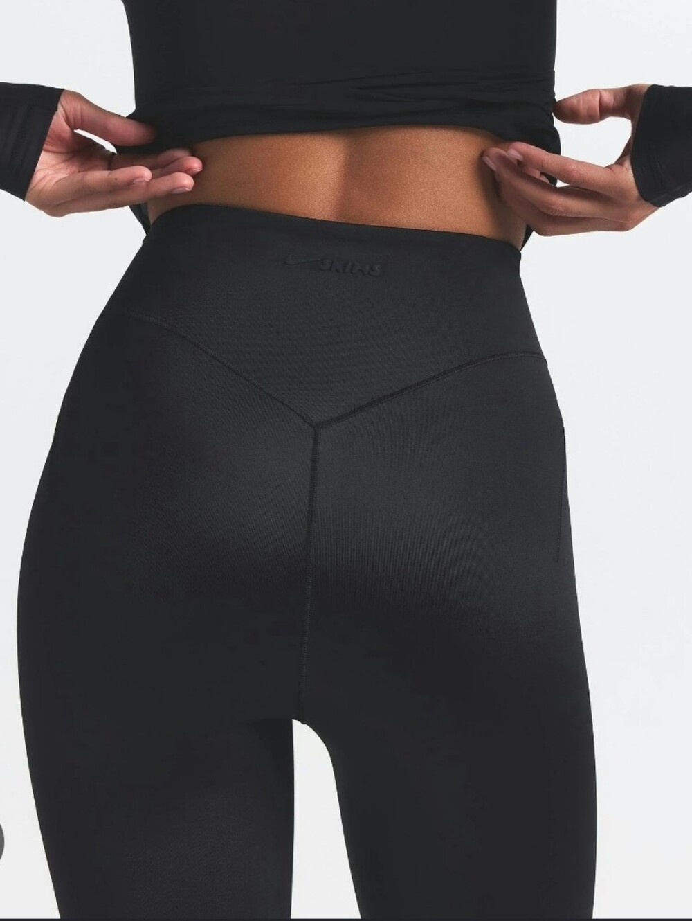 NIKESKIMS SHINE BONDED WAIST LEGGING 26 INCH